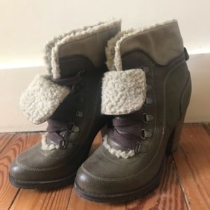 Qupid Distressed Olive/Gray Fur Booties